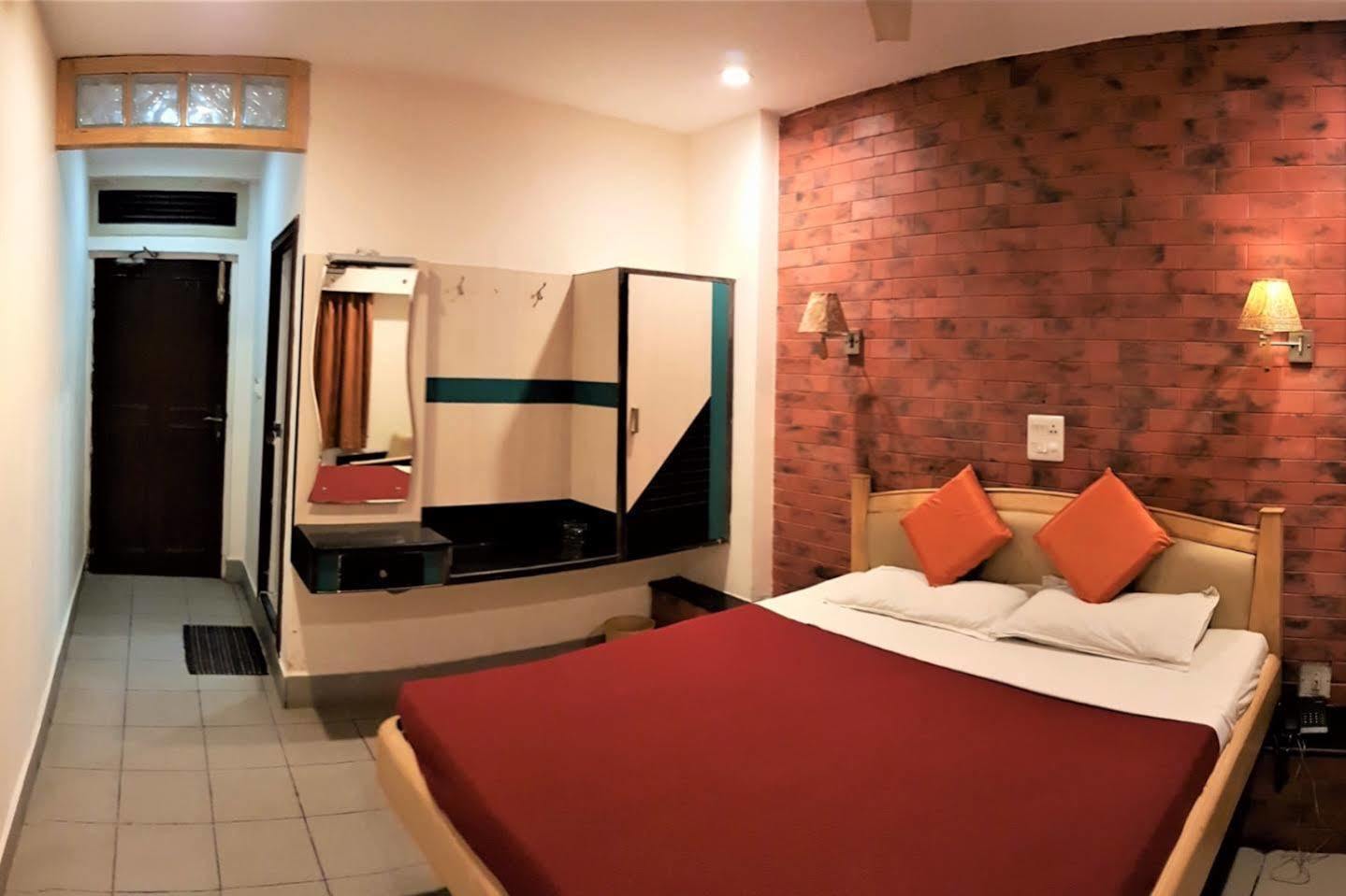 Fabhotel Kinnera Comforts Railway Station Вишакхапатнам Экстерьер фото