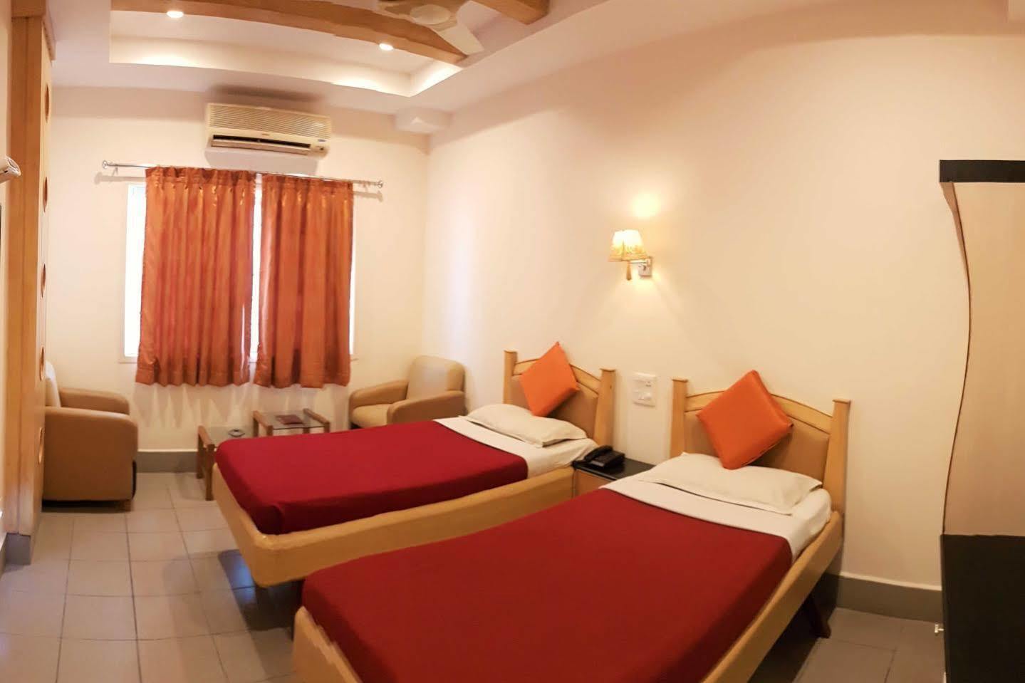 Fabhotel Kinnera Comforts Railway Station Вишакхапатнам Экстерьер фото
