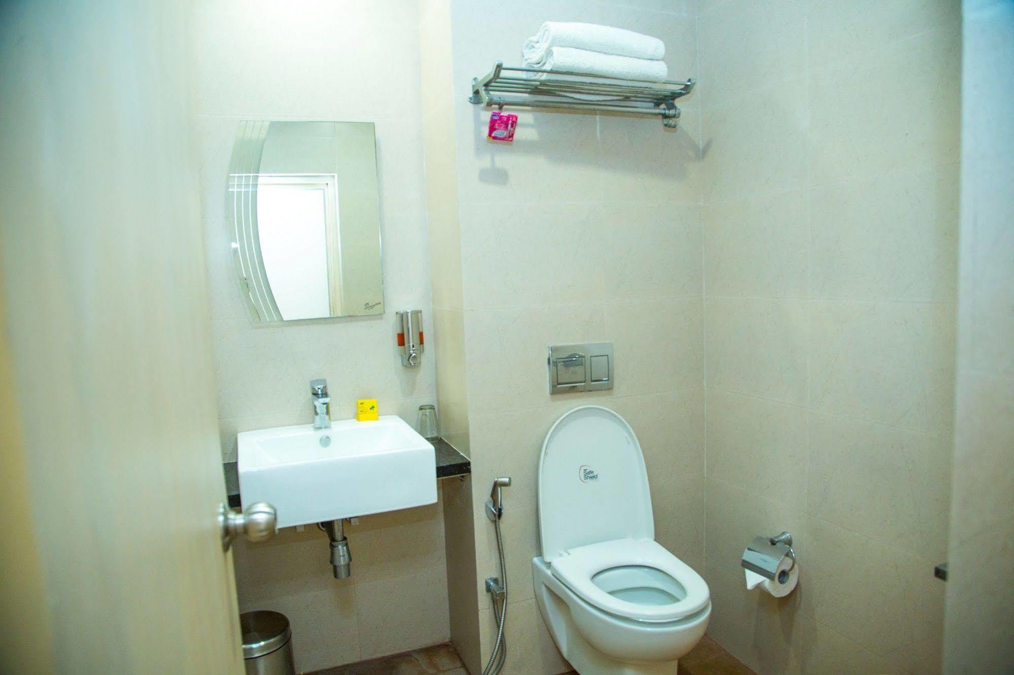 Fabhotel Kinnera Comforts Railway Station Вишакхапатнам Экстерьер фото