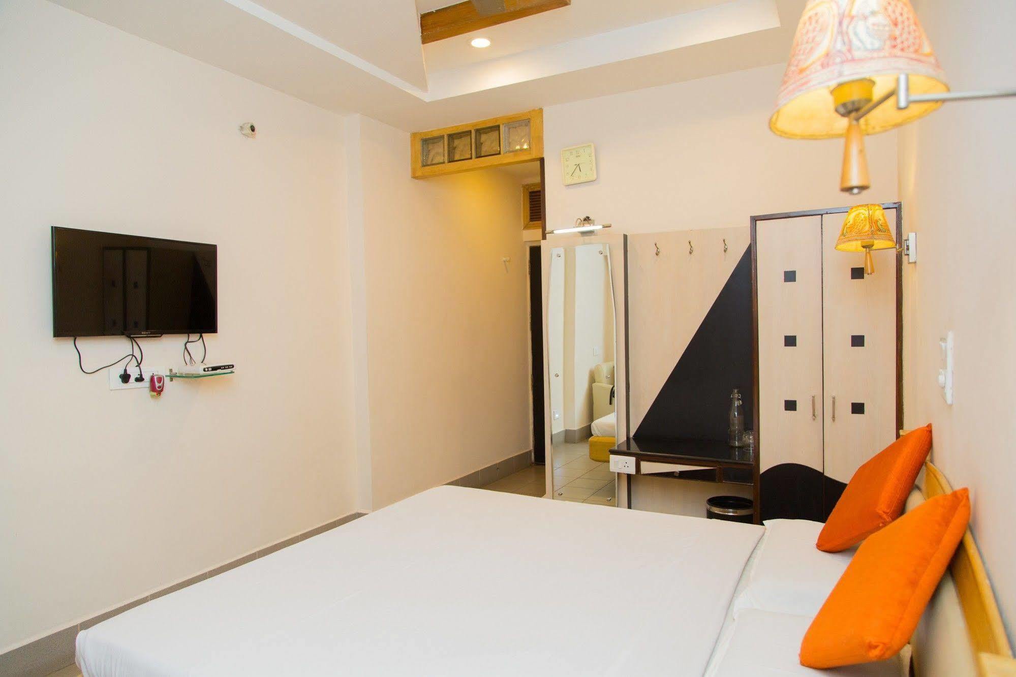 Fabhotel Kinnera Comforts Railway Station Вишакхапатнам Экстерьер фото