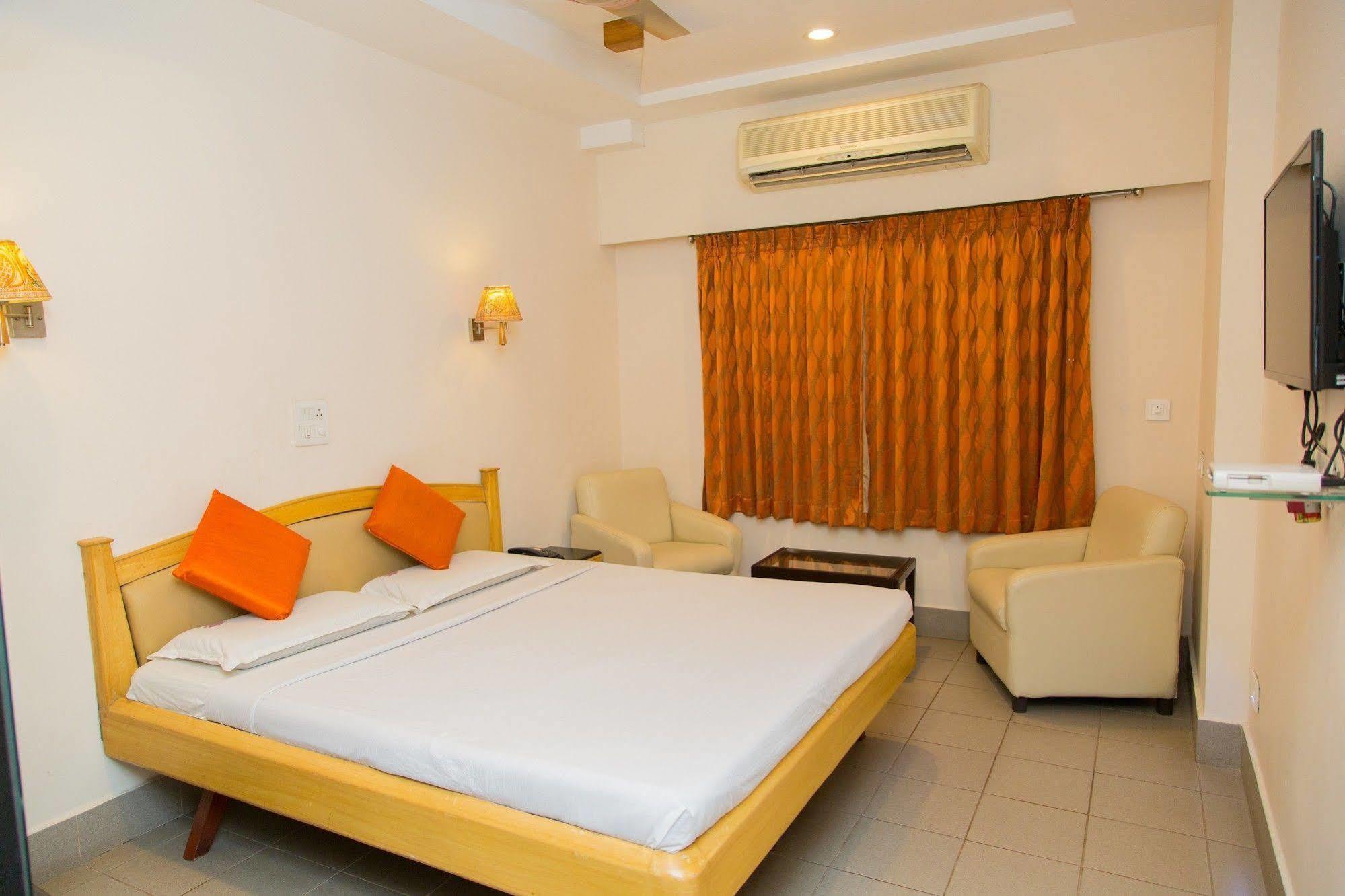 Fabhotel Kinnera Comforts Railway Station Вишакхапатнам Экстерьер фото
