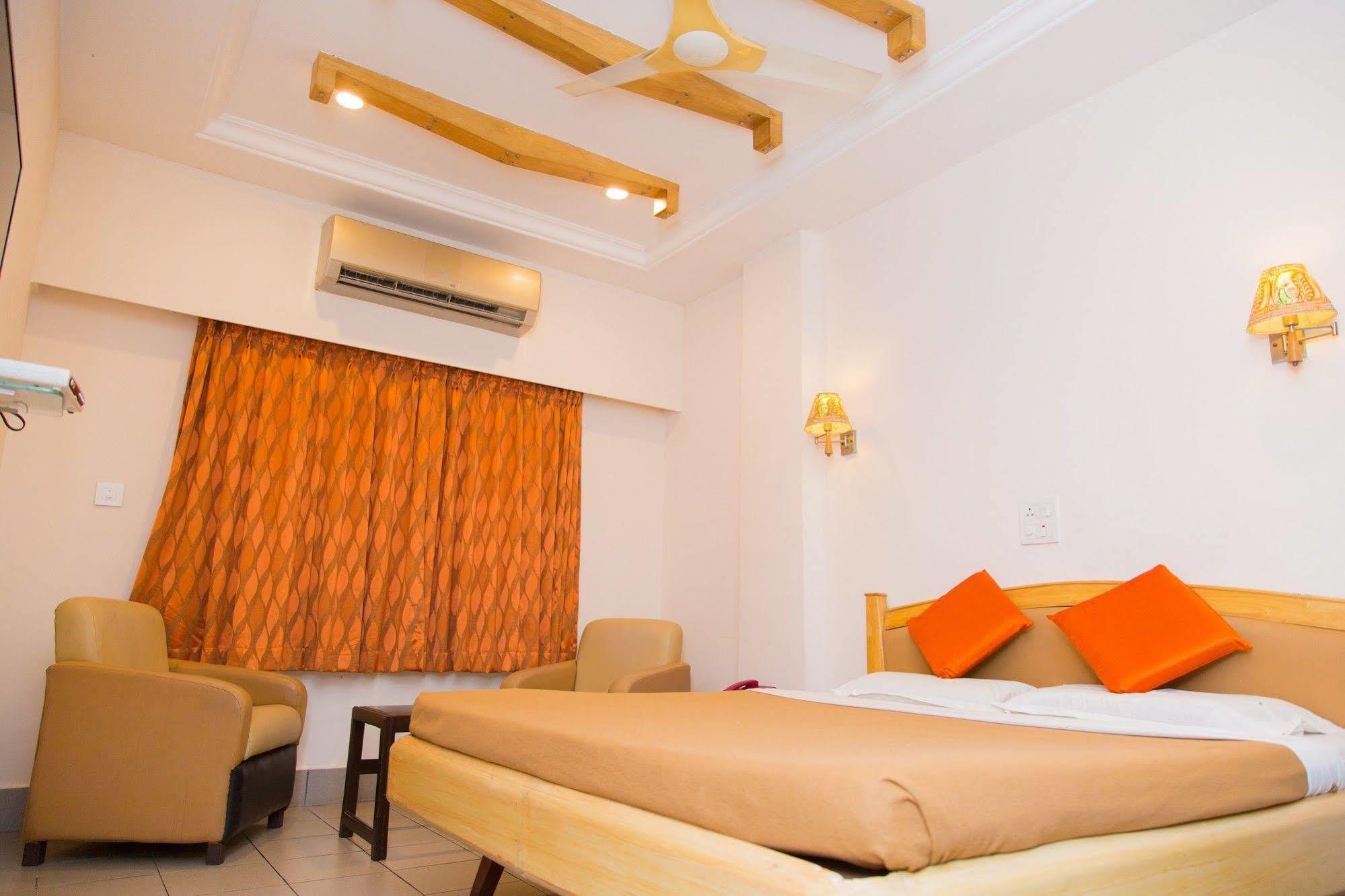 Fabhotel Kinnera Comforts Railway Station Вишакхапатнам Экстерьер фото