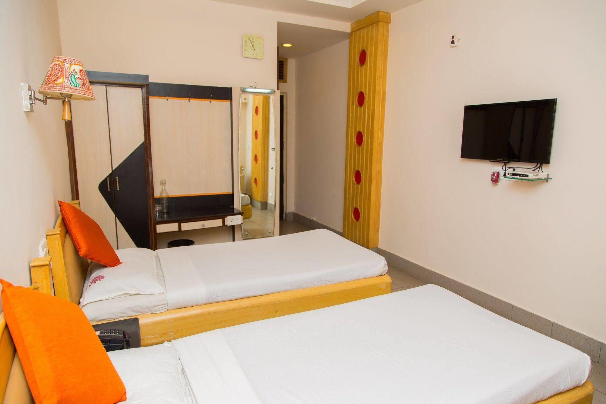 Fabhotel Kinnera Comforts Railway Station Вишакхапатнам Экстерьер фото