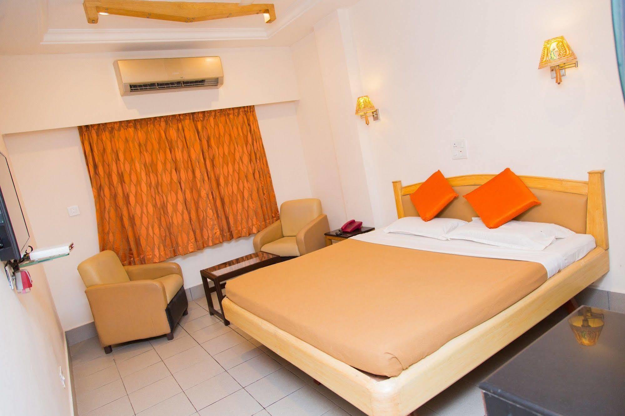 Fabhotel Kinnera Comforts Railway Station Вишакхапатнам Экстерьер фото